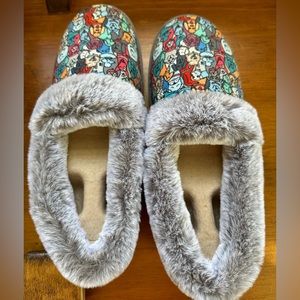 Bobs from Skechers slipper for women with memory foam.